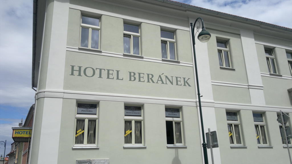 Hotel Beránek Blatná Exterior foto